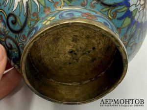 Ваза. Китай, кон. 19 - нач. 20 века. Эмаль клуазоне.