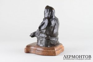 Скульптура Ребе со свитком Торы. Бронза. Европа, 20 век.