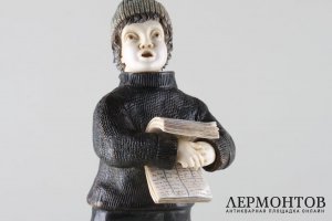 Скульптура Продавец газет. Западная Европа, 1920-1930-е гг. Бронза, кость.