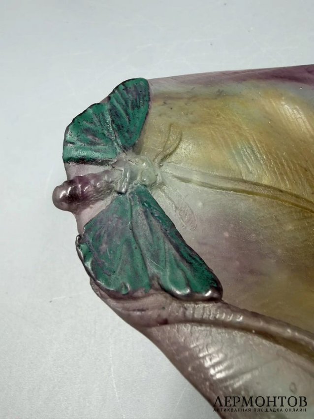 Вазочка «Ящерица и бабочка». Хрусталь pâte de verre, Daum, Франция, 1980-е годы