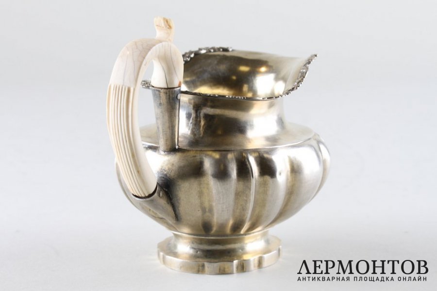 Молочник из серебра 84 пробы. Россия, Москва, 1840 год. 