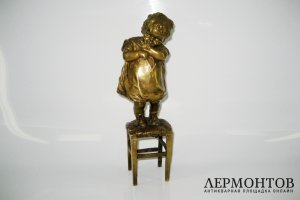 Композиция Девочка на табурете. Х. Клара. Бронза. Франция, начало ХХ века.