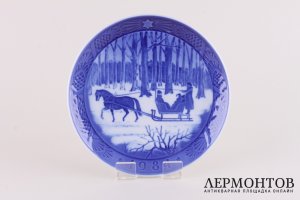 Рождественская тарелка фабрики Royal Copenhagen. Фарфор.  Дания, 1984 год.
