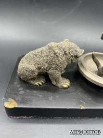 Спичечница с фигурой медведя. Бронза, камень, Россия, конец 19 века