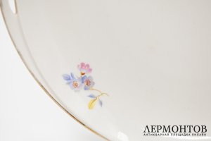 Блюдо в стиле модерн. Латвия, Рига, фабрика Кузнецова, 1937 год. Фарфор, деколь.