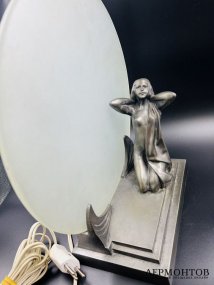 Лампа в стиле ар-деко с фигурой девушки. Металл, Западная Европа, 1-я треть 20 века