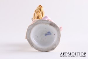 Аллегория осени. Херувим с серпом и снопом. Германия, Мейсенская мануфактура, XIX век