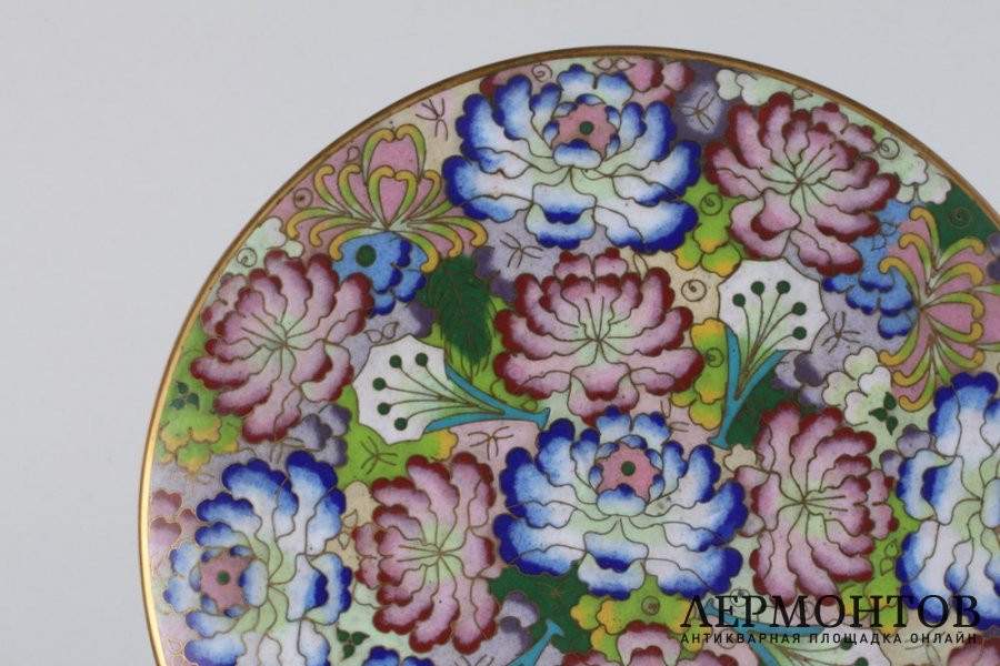 Блюдо с флоральным орнаментом. Клуазоне. Китай, 1950-70-е гг.