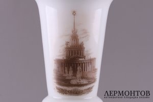 Ваза с изображением М. Ломоносова. СССР, 1950-е годы.