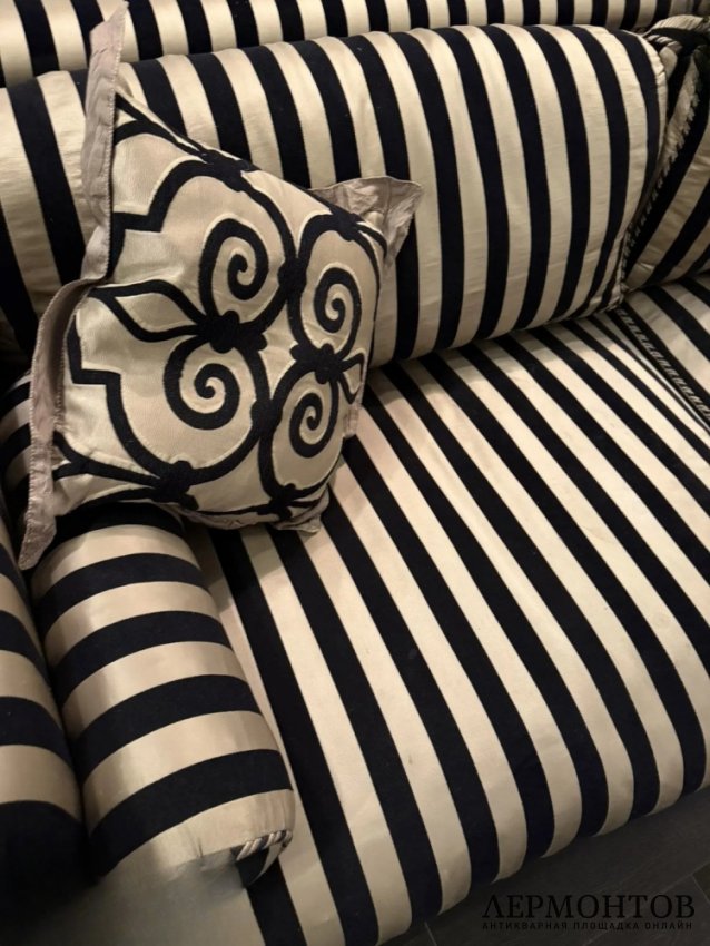 Трёхместный диван «Stripe» в стиле ар-деко. Zanaboni, Италия, 2000–2010-е годы