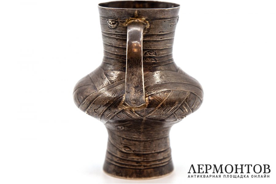 Молочник в русской технике Лыко. Российская Империя, мастер В. Семенов, 1868 г.