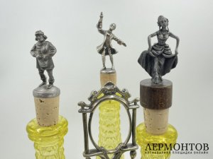 Набор для жидких специй. Зап. Европа, 19 век. Металл, хрусталь уроновый.