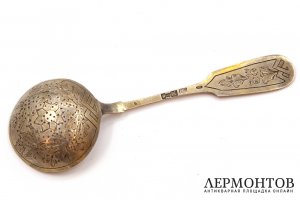 Ситечко для чая с растительным декором. Россия, г. Москва, 1888 г. Серебро 84 пробы.