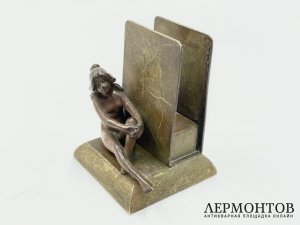 Подставка для спичек Сидящая девушка. Австрия, Вена, 1900-е гг. Бронза.