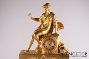 Часы каминные в стиле ампир. Бронза, литье, золочение. Франция, начало 19 в.