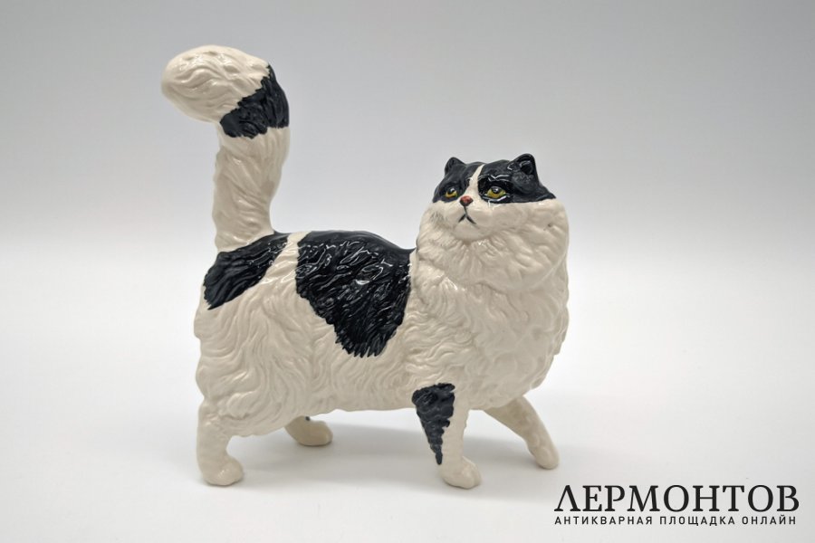 Статуэтка Кошка. Фарфор, роспись. Англия,  Royal Doulton, 1930-60е гг.