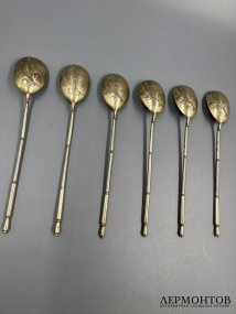 Набор чайных ложек с цветочным декором. Серебро 84 пробы, мастер НГ, 1899–1908