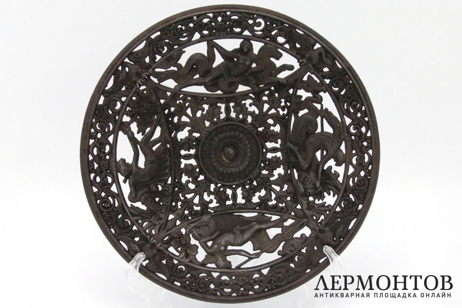 Тарелка Нептун и Наяды. Чугун. Россия, Касли, 1896 год.