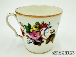 Чашка с цветами. Россия, А. Попов, 19 век. Фарфор, роспись.