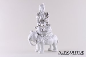 Бодхисаттва Фугэн Самантабхадра. Фарфор. Япония, XIX век.