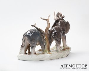 Статуэтка «Семья слонов». Фарфор, Iris, Клуж-Напока, Румыния, 1970–1980 годы