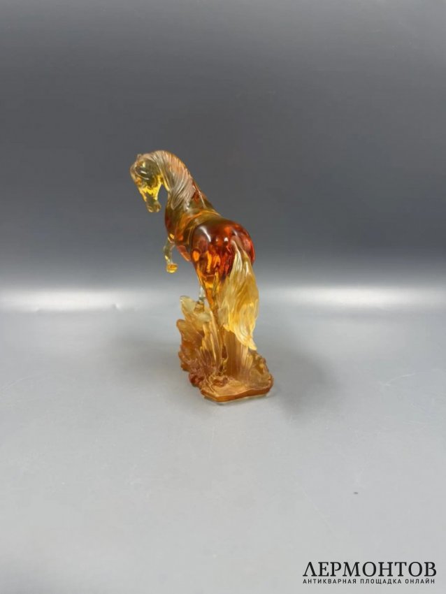 Скульптура «Вздыбленный конь». Цветной хрусталь, Cristal de Paris, Франция