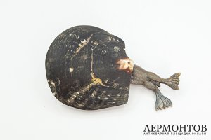 Визитница Морж на льдине. Западная Европа, 2 пол. 20 в. Бронза. Раковина.