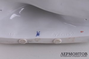 Статуэтка. Поляк целует руку даме. Фарфор, роспись. Мануфактура Мейсен, XX в.