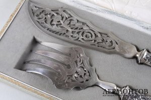 Набор для сервировки рыбы в классическом стиле. Серебро 950 пробы. Франция, XIX век.