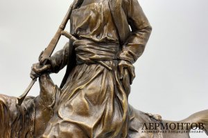 Скульптурная композиция Охотник на лошади. Франция, Париж, P.-J. Mene, 19 век. Бронза