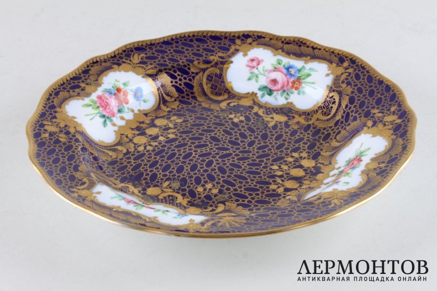 Тарелка обеденная из Кобальтового сервиза. ИФЗ, 1855-1881 годы.