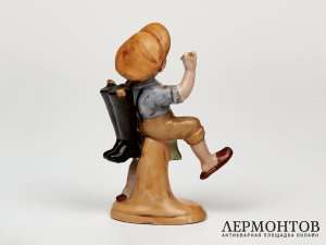 Статуэтка «Путешественник», серия Bertram. Фарфор, Wagner & Apel, Германия, 1930–1940 годы
