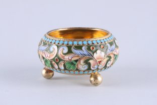 Солонка. Трыкин. Расписная эмаль по скани. Серебро 84 пробы. Россия, 1899-1908 гг.