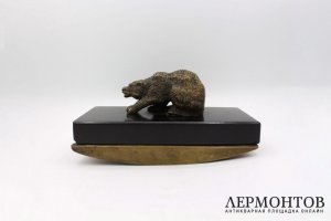 Промокашка из письменного набора Медведь. Россия, 19 век. Бронза, сланец.
