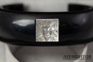 Браслет Masque de Femme. Франция, фирма Lalique, 2000-е гг. Хрусталь.