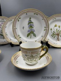 Чайная пара «Flora Danica». Фарфор, роспись, золото, Royal Copenhagen, Дания