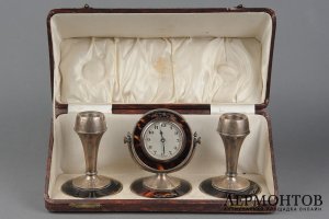 Подарочный набор -  часы и подсвечники. Англия, 1925 г. Серебро 925 пробы.