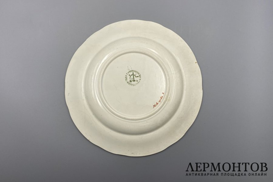 Агитационная тарелка. СССР, завод им. Калинина, 1928-1929 гг. Фаянс, роспись.