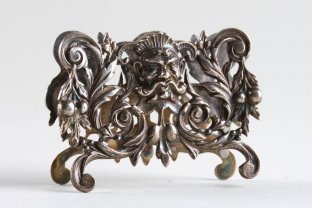 Меню холдер, визитница с маскароном. Серебро 950 пробы. Франция, XIX век.