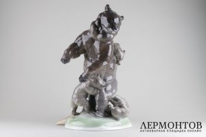 Статуэтка. Медведица с медвежатами. Фарфор. Фрауройт. Германия. XXв.
