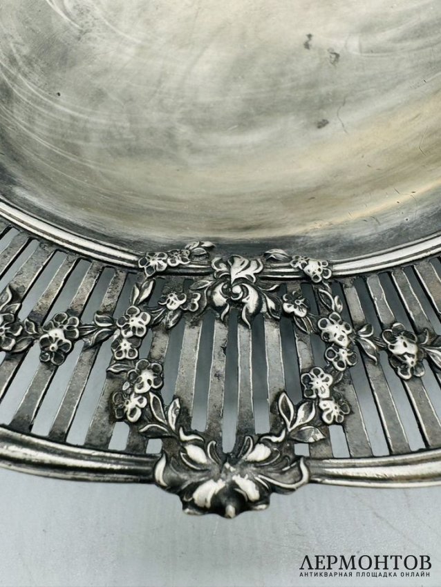 Ваза-конфетница с цветочными гирляндами. Металл, серебрение, Meriden Silver Plate, США, конец 19 века