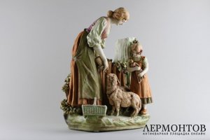 Статуэтка, ваза, композиция Сельская идиллия. Фабрика Amphora, 1900-1920-е годы.