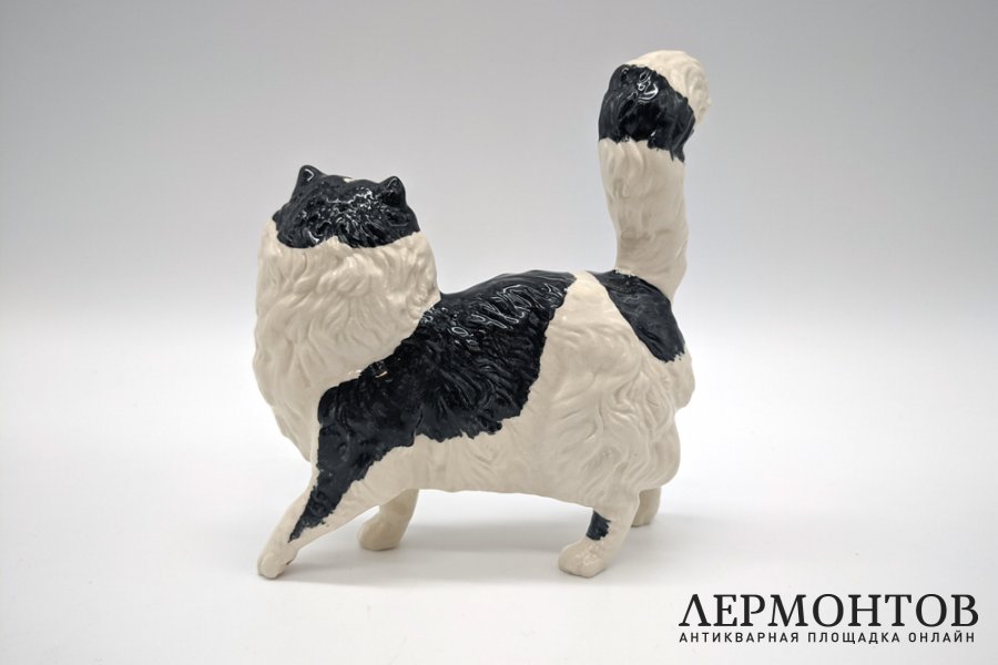 Статуэтка Кошка. Фарфор, роспись. Англия,  Royal Doulton, 1930-60е гг.