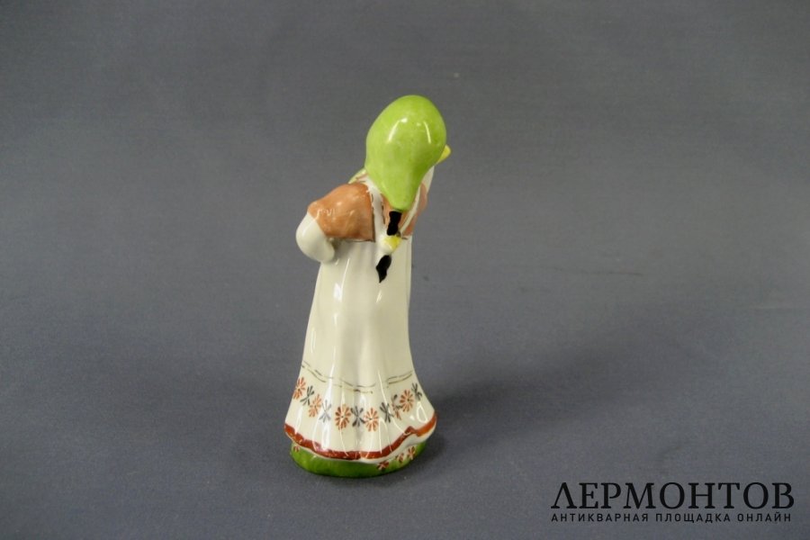 Юная плясунья. Фарфор. СССР, ЛФЗ, 50-е годы ХХ века.