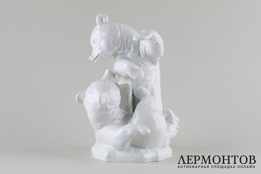 Статуэтка Молодые играющие медведи. Фарфор.  Meissen, Германия, Alexander Struck.