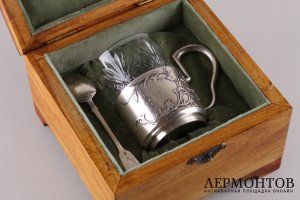 Набор из подстаканника со стаканом и ложки в подарочной коробке. Серебро 84. Россия