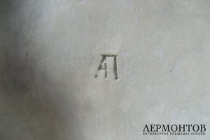 Мальчик на санках. Бисквит. Россия, мануфактура А. Попова, 30-50-е годы XIX века. 