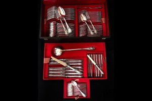 Столовый набор на 12 персон. BOYER-CALLOT. Серебро 950 пробы. Франция, XIX век.