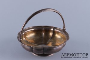 Конфетница вазочка. Сазиков. 1863 г. Серебро 84. Российская империя