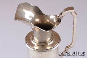 Высокий кувшин в классическом стиле. Серебро 800. Италия